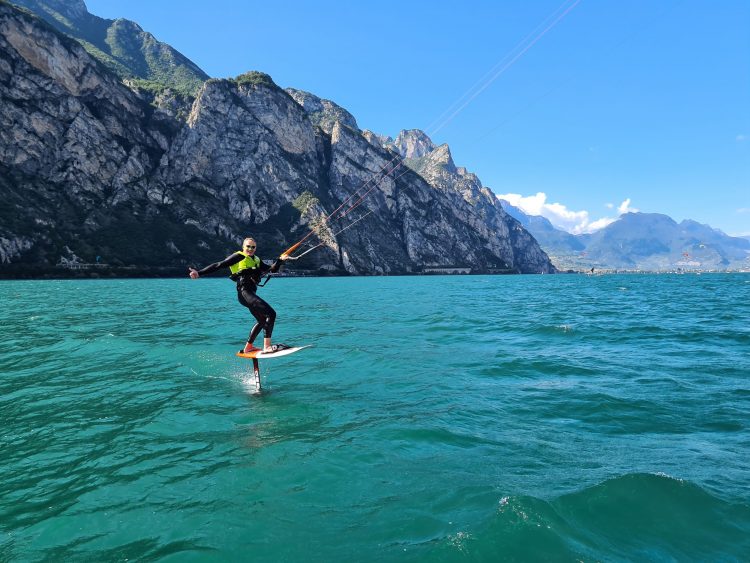 Lezioni di Hydrofoil kitesurf sul Lago di Garda